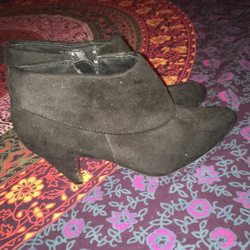 Black suede heels